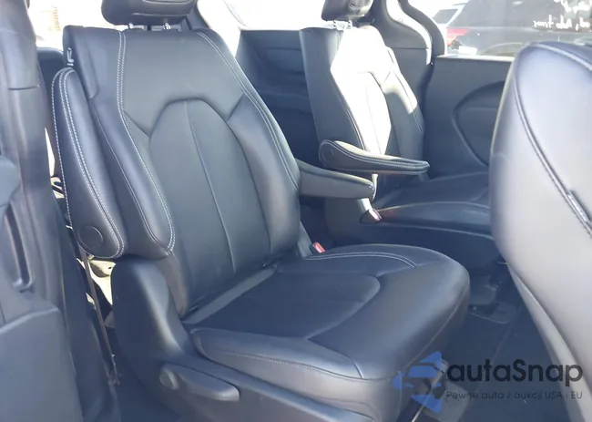 2C4RC1S76SR577848: 43697787