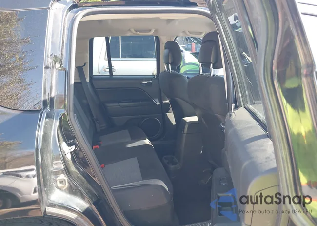 1C4NJDBB3CD676092: 43697820