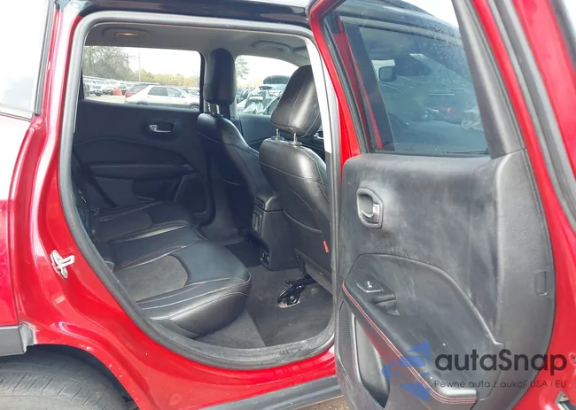 3C4NJDDB2JT419428: 43699376