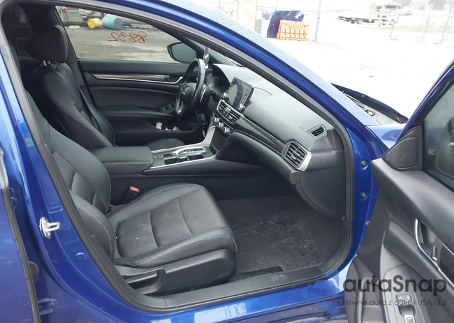 1HGCV2F33LA009318: 43698832