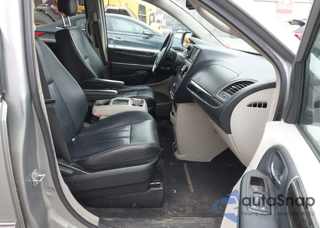 2C4RC1BG0ER393770: 43699029