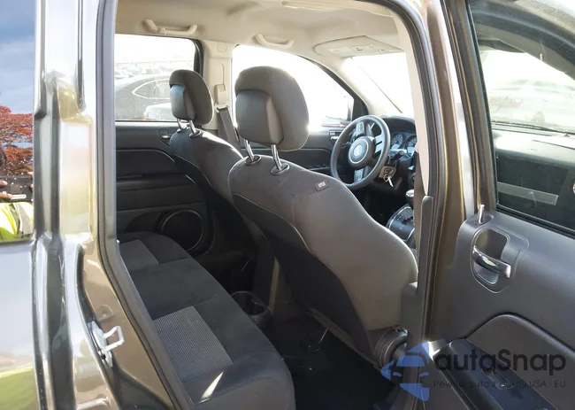 1C4NJDBB9GD510018: 43700124