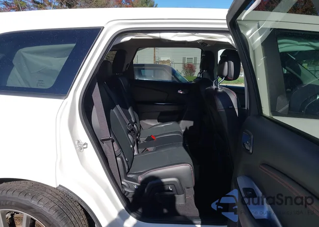 3C4PDDEG9KT720838: 43700134