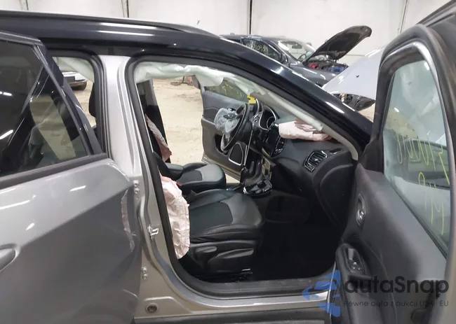 3C4NJDBB6KT679755: 43700218