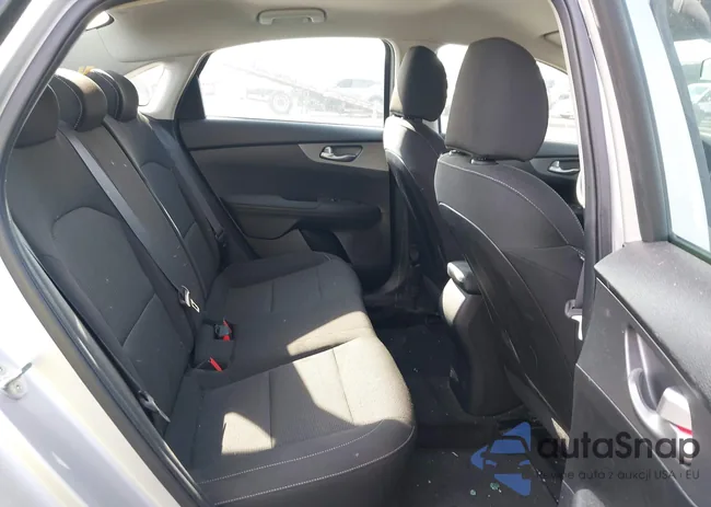 3KPF24AD1LE203732: 43700239