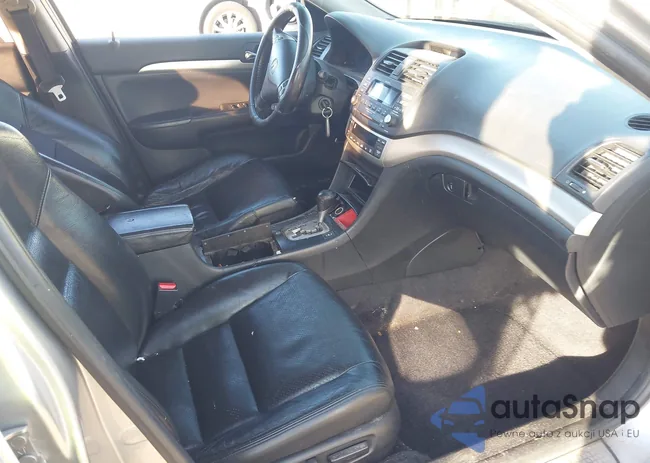 JH4CL968X8C010792: 43700351