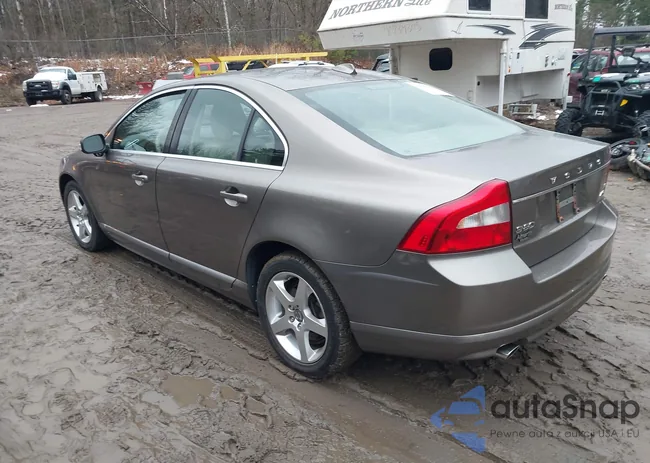 YV1AH992481063642: 43699704