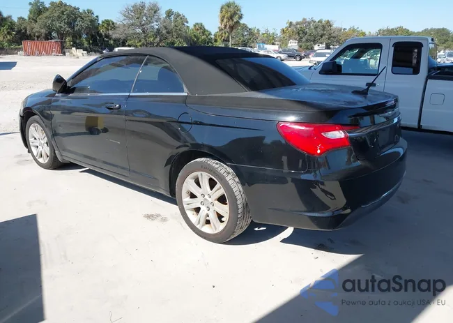 1C3BCBEB3EN153329: 43700032