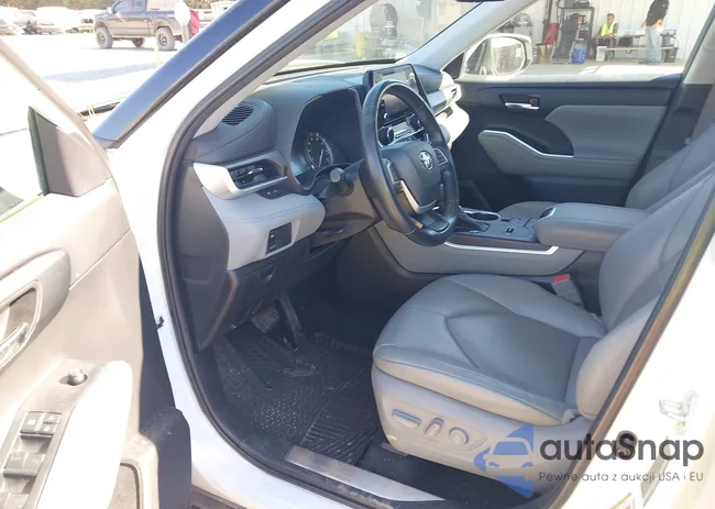 5TDGZRAH5NS104047: 43701124