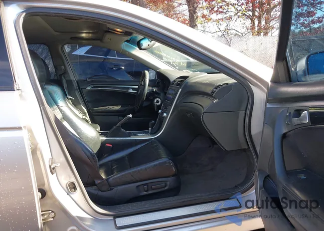 19UUA66226A047528: 43701260