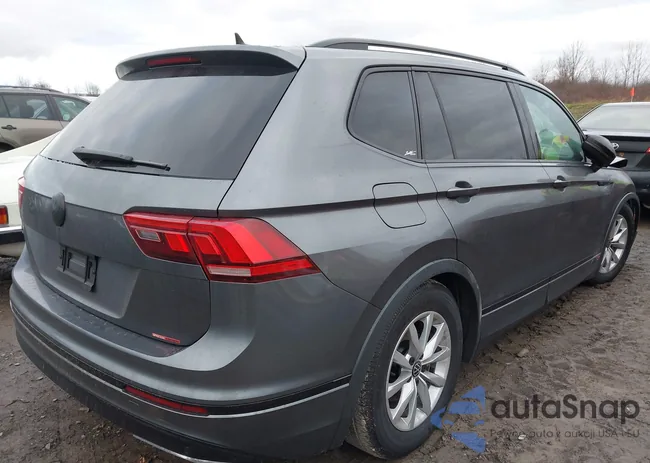 3VV2B7AX1LM071945: 43701329