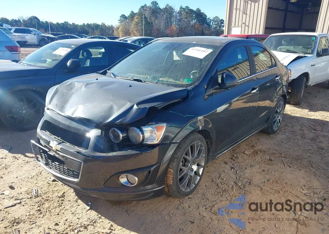 1G1JE5SB2F4104923: 43701497