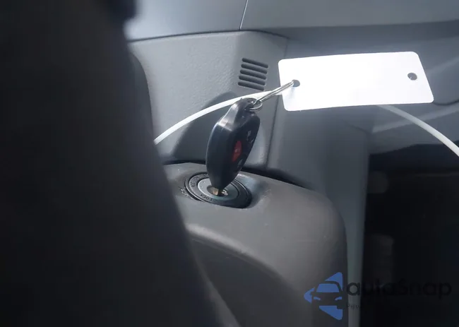 2T1BU4EE8AC358981: 43700863