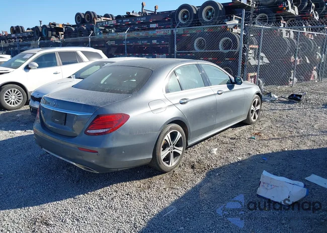 WDDZF4JB4KA584158: 43700942