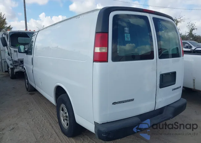 1GCFG15T051145717: 43700945