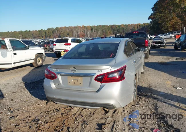 1N4AL3AP1HC276194: 43702089