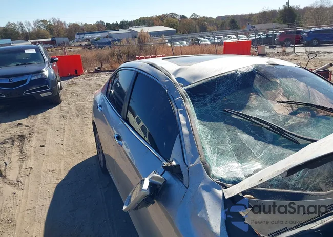 1HGCR2F78DA082449: 43702142