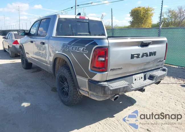 1C6SRFLP7SN576837: 43702322