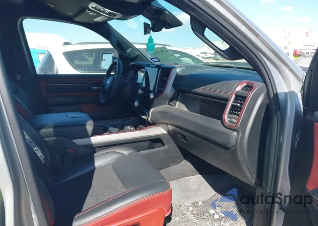 1C6SRFLP7SN576837: 43702322