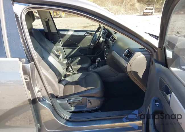 3VWDX7AJ9DM296424: 43702454