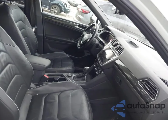 3VV4B7AX1LM101101: 43702541