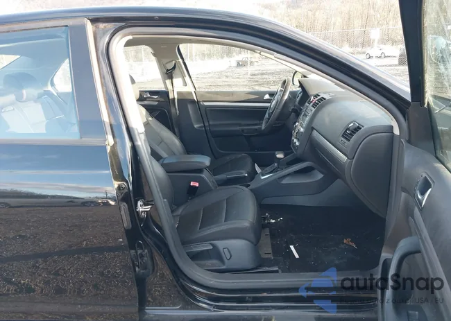 3VWRZ7AJXAM158192: 43702550