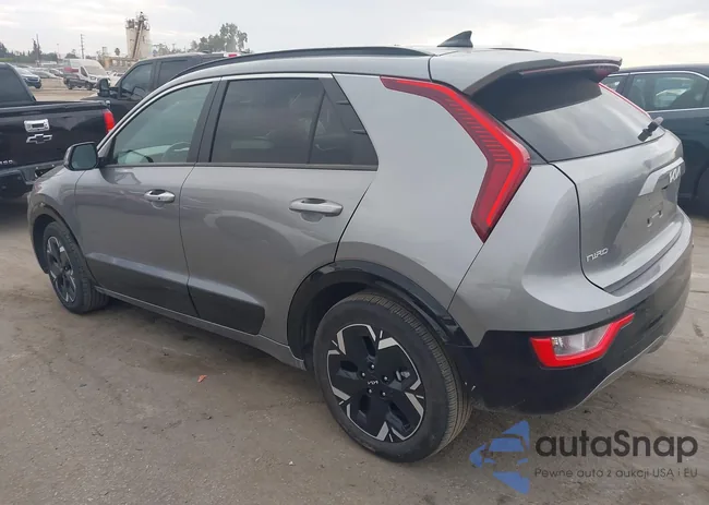 KNDCR3L11R5122388: 43702553