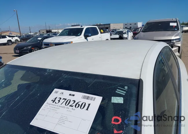 3VWC57BU2KM040052: 43702601