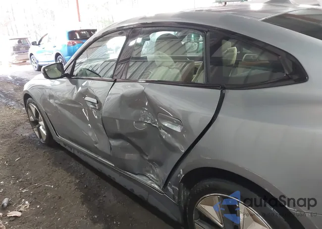 WBY43AW00PFP38974: 43702669