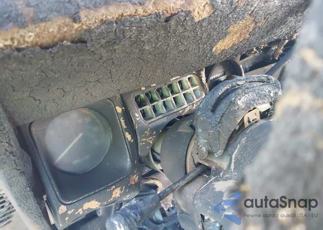 2BCCZ81K2JB526732: 43701774