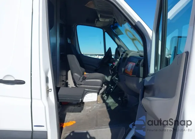 WD3PE8DB4FP136118: 43701920