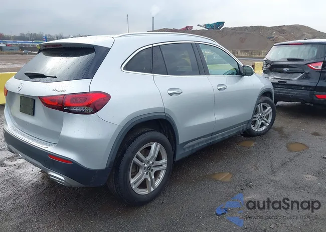 W1N4N4HB9MJ157647: 43703117