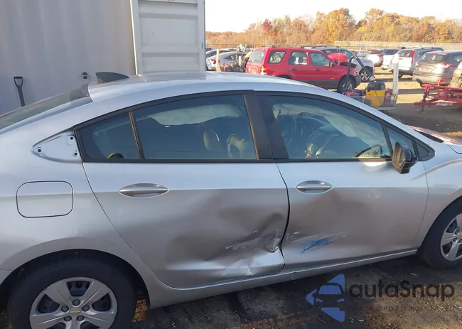 1G1BC5SM8J7190001: 43703163