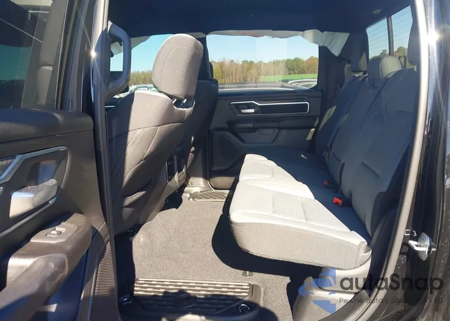 1C6SRFMPXSN749880: 43702710