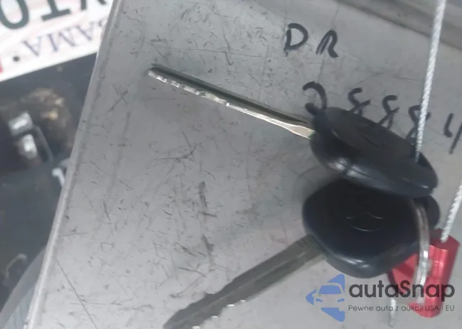 2T1BURHE4HC947108: 43702717