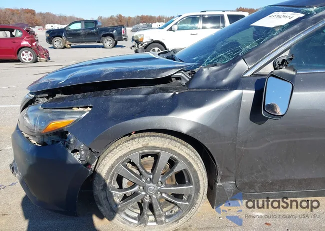 1N4AL3AP5JC219227: 43702974