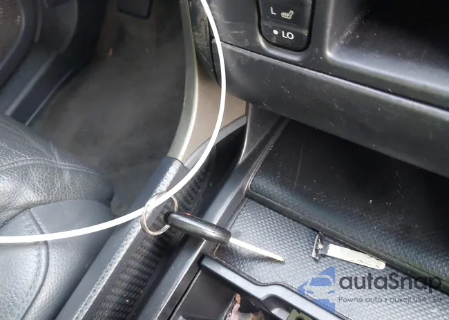 2HKYF18657H519624: 43704152