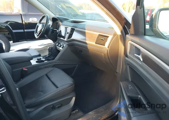 1V2MR2CA9KC540017: 43704377