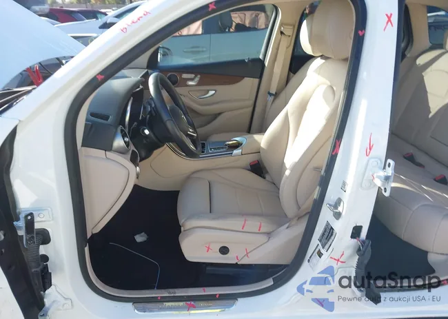 W1N0G8DB8LF844464: 43704423