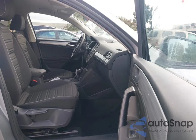 3VVRB7AX2RM048228: 43704447