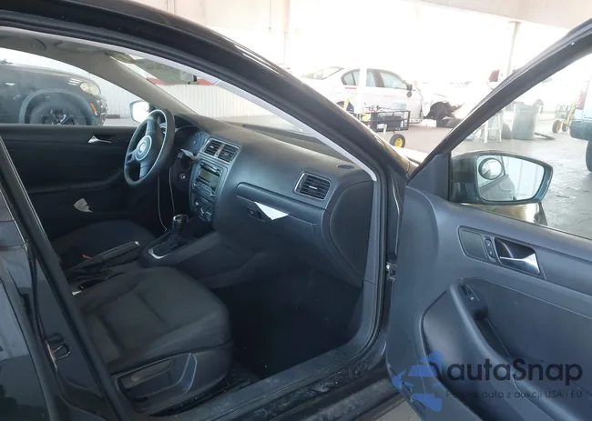 3VWDZ7AJ2BM320733: 43704566