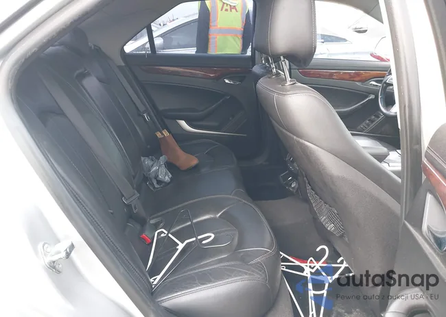 1G6DK5E3XC01011: 43704574