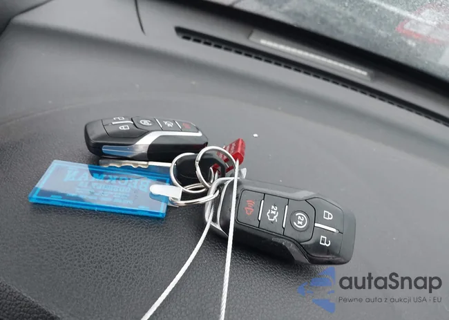 1FM5K8F82HGD40969: 43704668