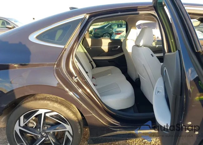 KMHL14JA5RA357301: 43703704