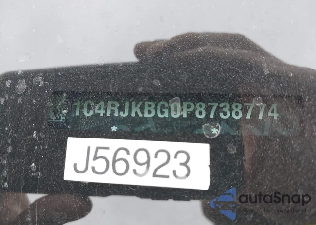 1C4RJKBG0P8738774: 43703892