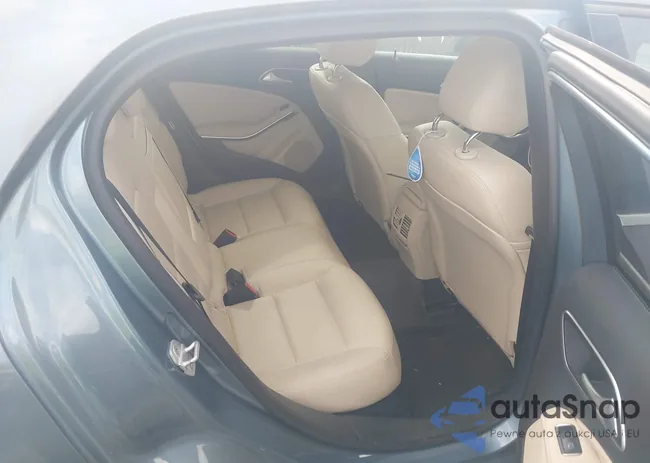 WDCTG4EB8FJ132964: 43704004