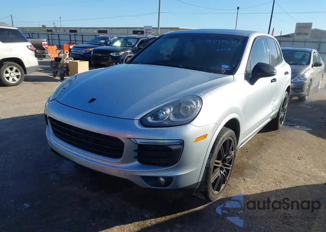 WP1AA2A2XHKA82752: 43705470