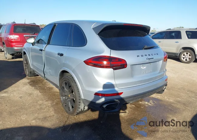 WP1AA2A2XHKA82752: 43705470