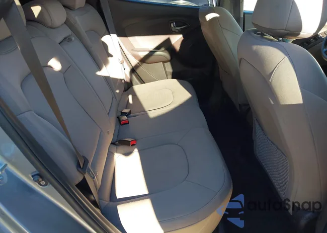 KM8JTCAFXFU102113: 43705575