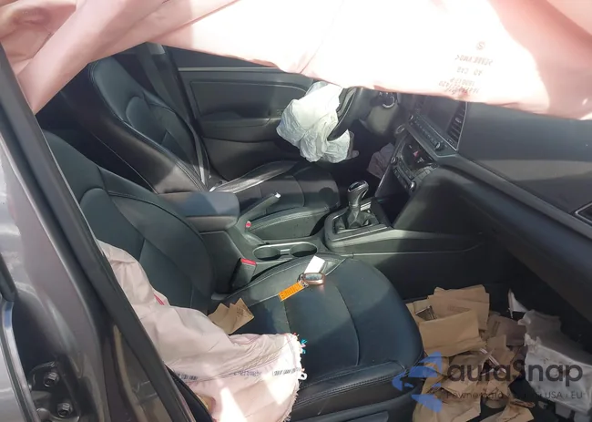 5NPD84LF5JH272999: 43705595